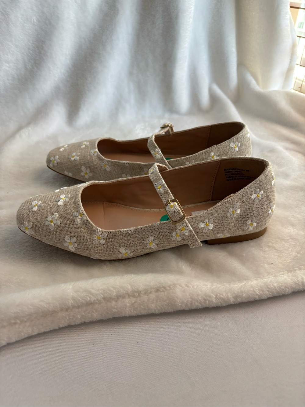 Steve Madden Boden Mary Jane Ballet Flats Daisies Size 8